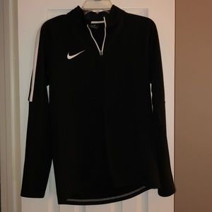 women’s nike 1/4 zip pullover